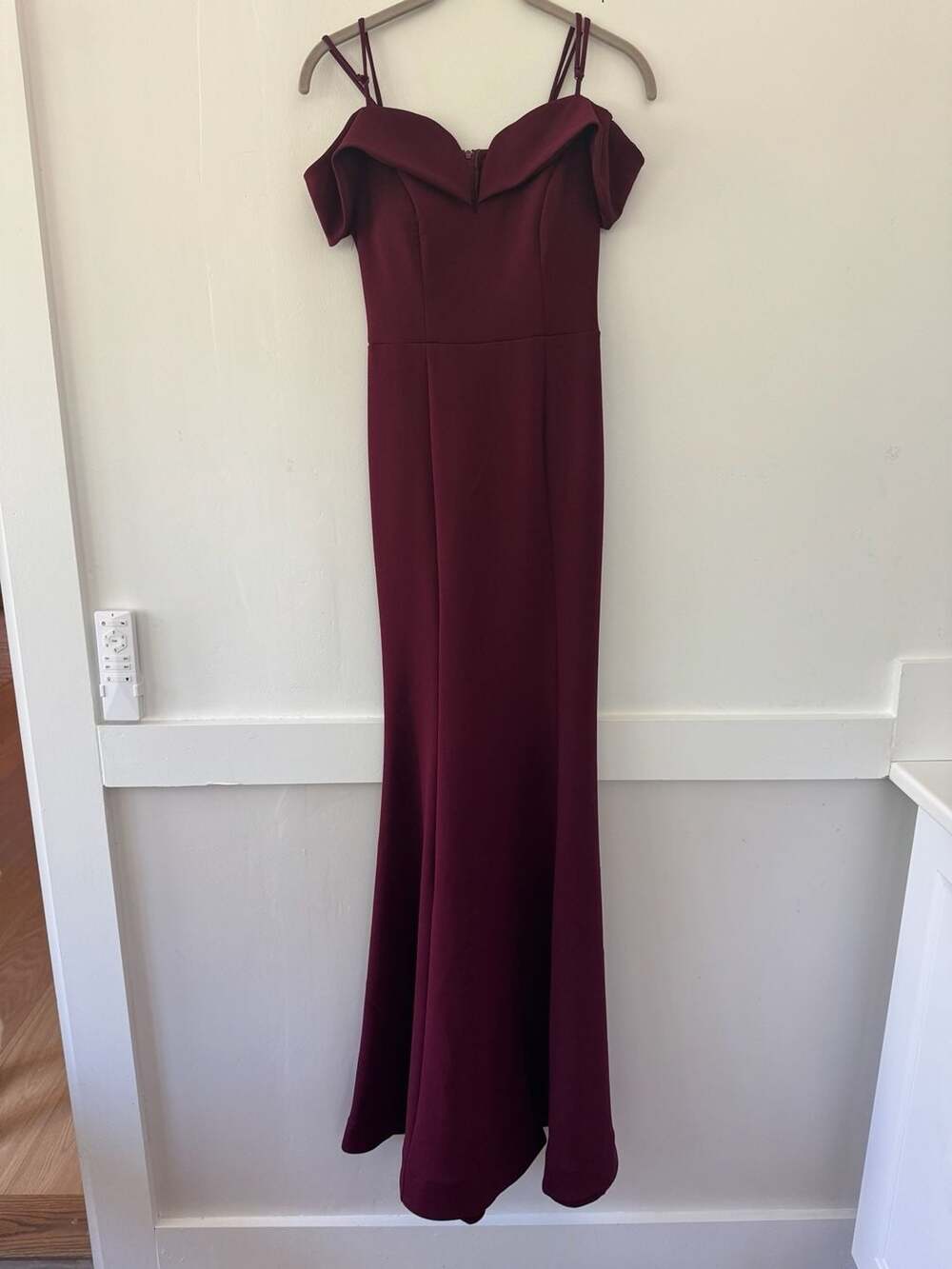 B Darlin / Burgundy off-shoulder gown Size 1-2 (XS)